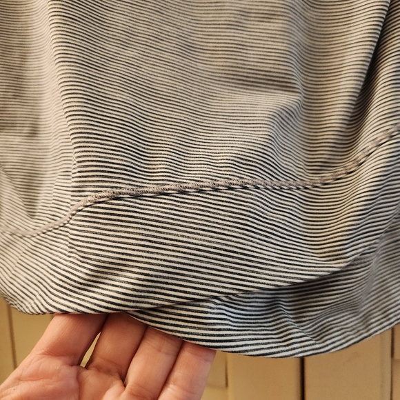 Lovely Zella Jersey Athletic Top with Beautiful details!      Sz XL - Picture 10 of 14